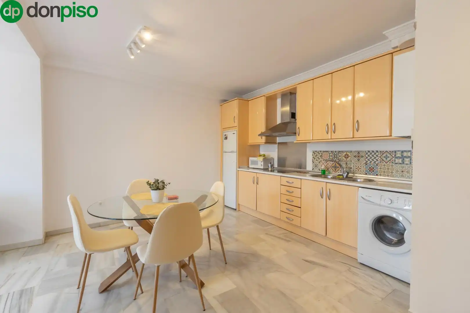 Küche von Wohnung zum Verkauf in Granada mit Klimaanlage, Heizung und Terrasse