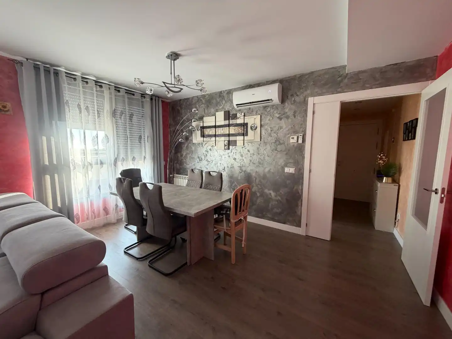 Esszimmer von Dachboden zum Verkauf in Alovera mit Klimaanlage, Heizung und Terrasse