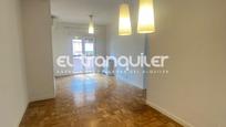 Living room of Flat to rent in  Madrid Capital  with Air Conditioner, Parquet flooring and Terrace