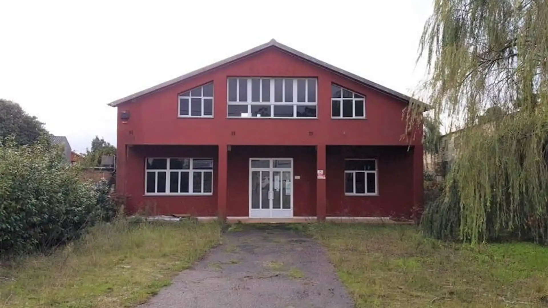 Vista exterior de Local en venta en O Rosal   con Alarma