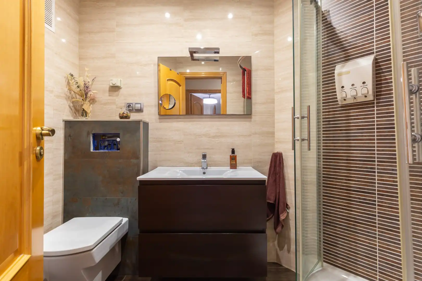 Baño de Piso en venta en Sant Joan Despí con Aire acondicionado, Calefacción y Terraza