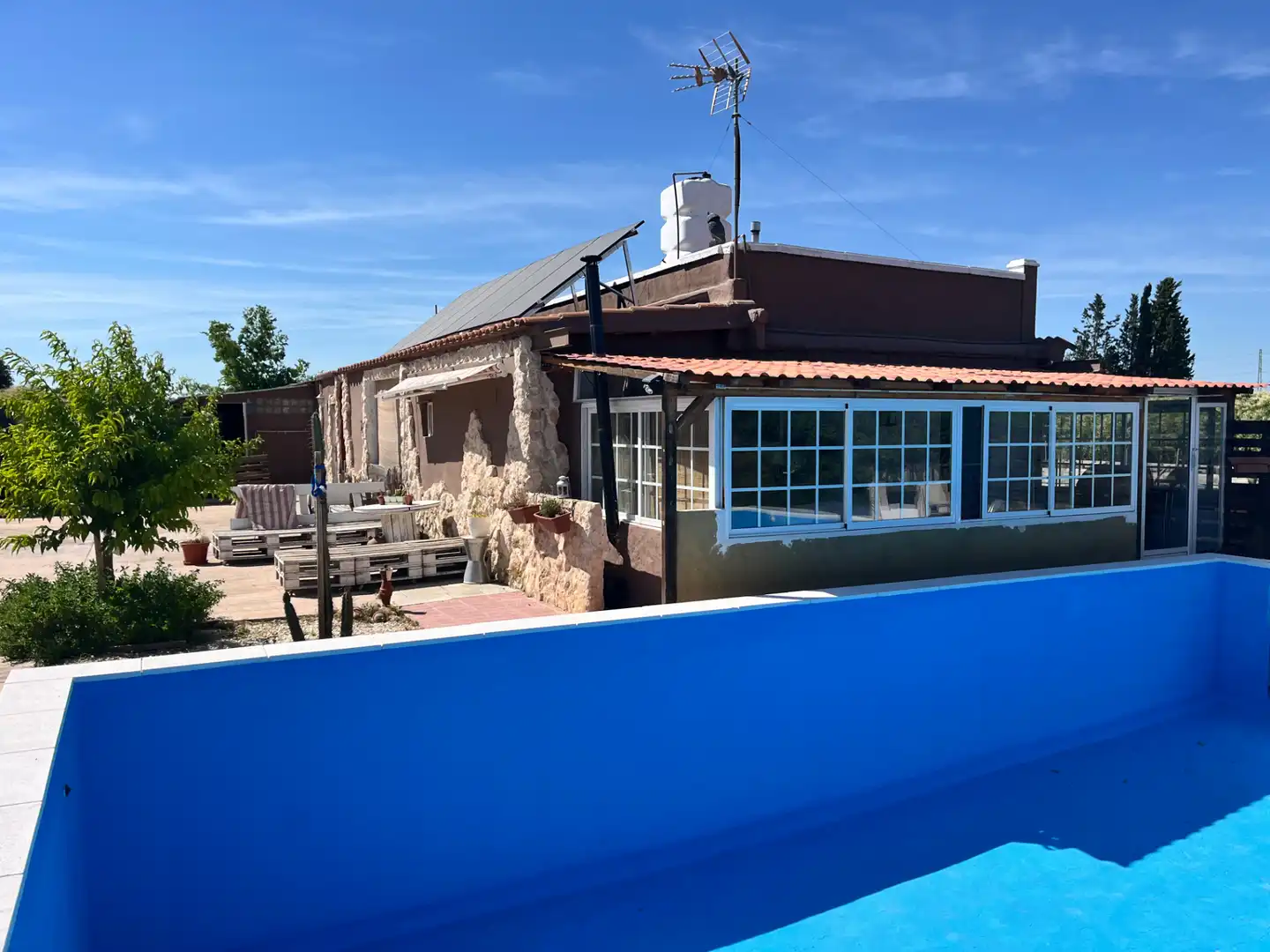 Vista exterior de Casa o chalet en venta en Pinseque con Calefacción, Jardín privado y Piscina