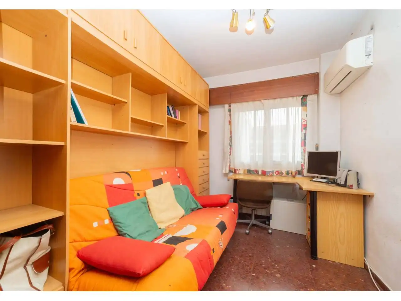 Bedroom of Flat for sale in Valencia  with Air Conditioner, Terrace and Furnished