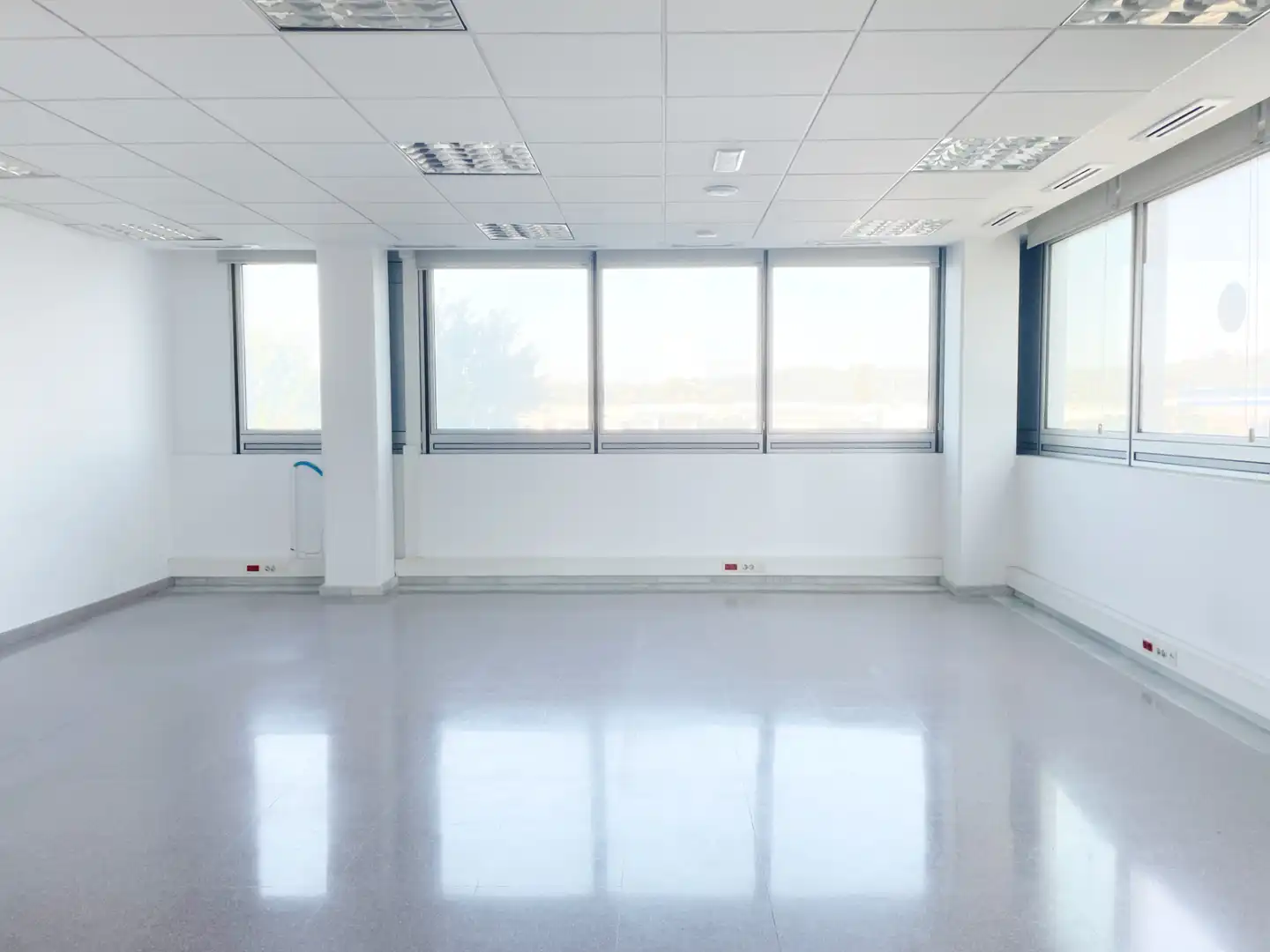 Büro zur Miete in Granollers mit Klimaanlage, Heizung und Abstellraum