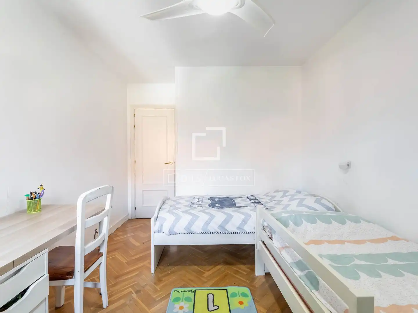 Dormitori de Casa o xalet en venda en Majadahonda amb Aire condicionat, Jardí privat i Terrassa