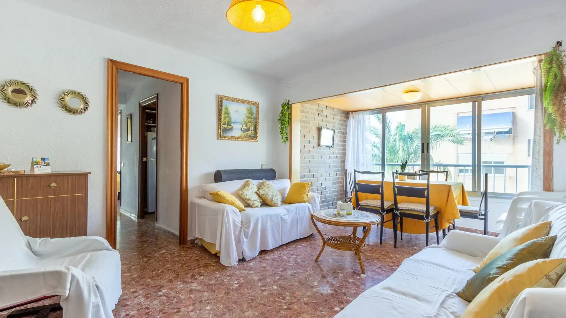 Sala d'estar de Apartament de lloguer en El Campello amb Terrassa, Moblat i Balcó