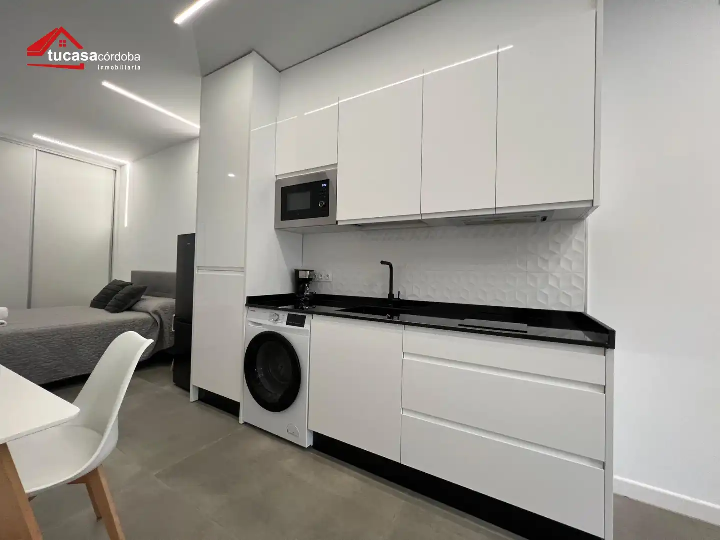 Cuina de Apartament en venda en Córdoba amb Aire condicionat