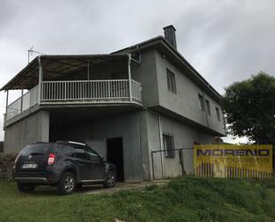 Vista exterior de Casa o xalet en venda en Navia de Suarna amb Terrassa