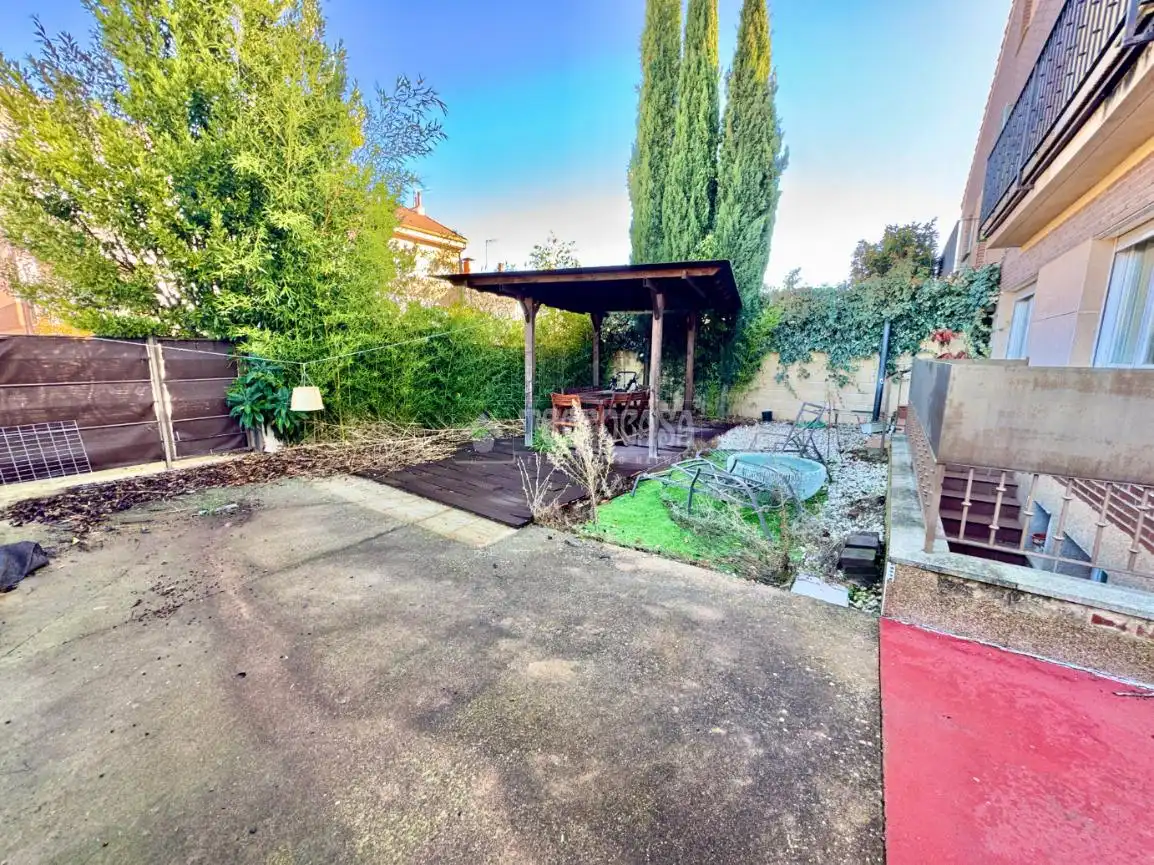 Jardín de Casa adosada en venta en Yunquera de Henares con Aire acondicionado y Calefacción