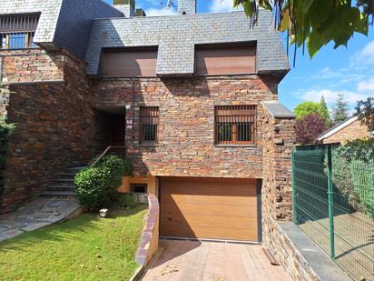 Vista exterior de Casa o xalet de lloguer en La Moraleja amb Aire condicionat, Calefacció i Parquet