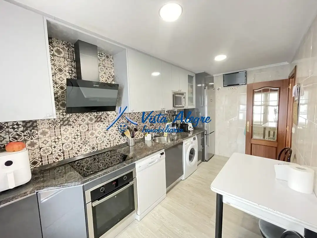 Cocina de Piso en venta en Haro con Calefacción, Parquet y Terraza