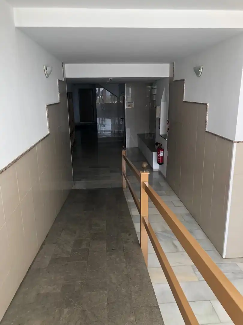 Wohnung zum Verkauf in Sorvilán mit Klimaanlage und Möbliert