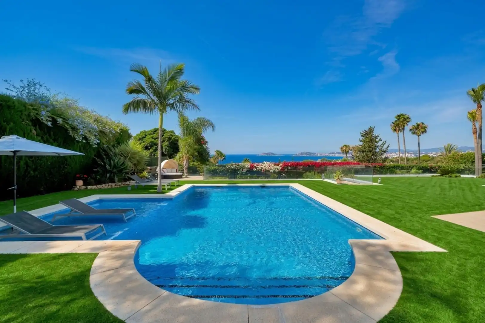 Piscina de Casa o chalet en venta en Marbella con Calefacción, Jardín privado y Terraza