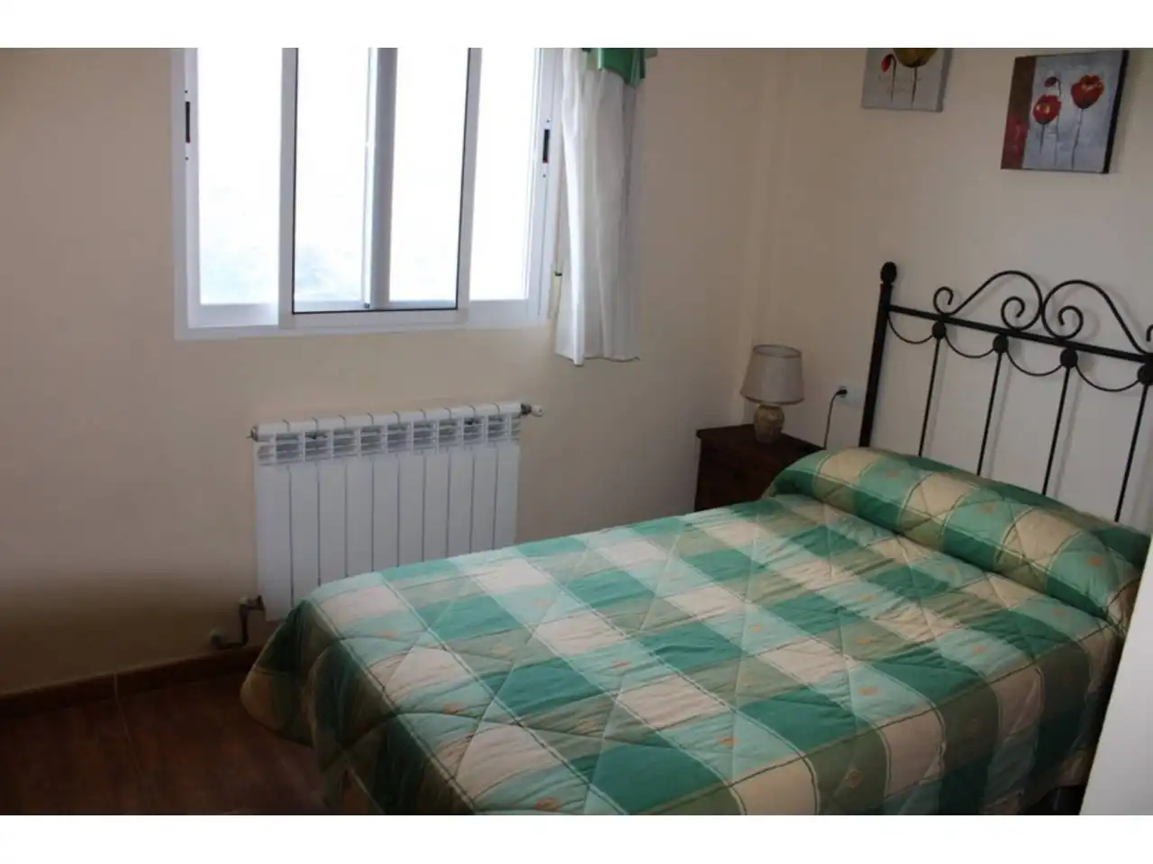 Habitación de Finca rústica de alquiler en Jete con Terraza, Piscina y Amueblado