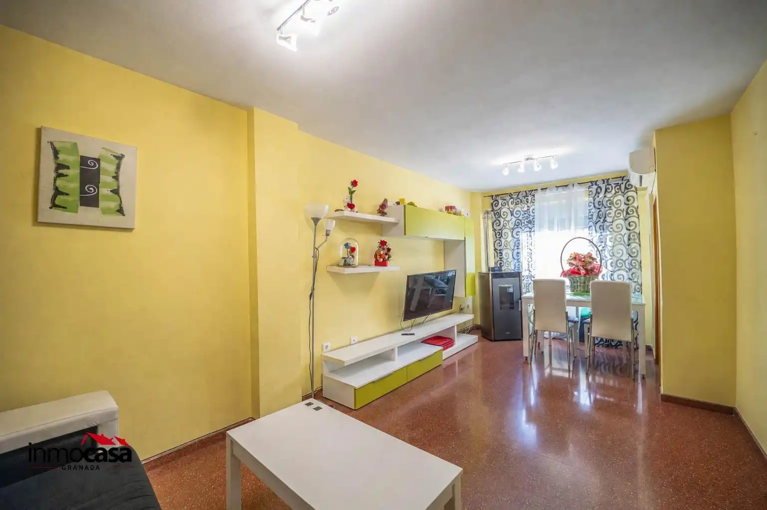 Sala d'estar de Casa adosada en venda en Píñar