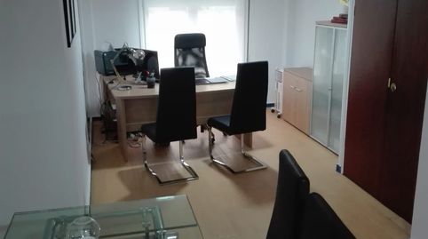 Oficina en Venta y alquiler próxima a la Gran via, 38m2, 2 despachos, recepción, exterior, ascensor, 50 M2, precio de VENTA 50.000