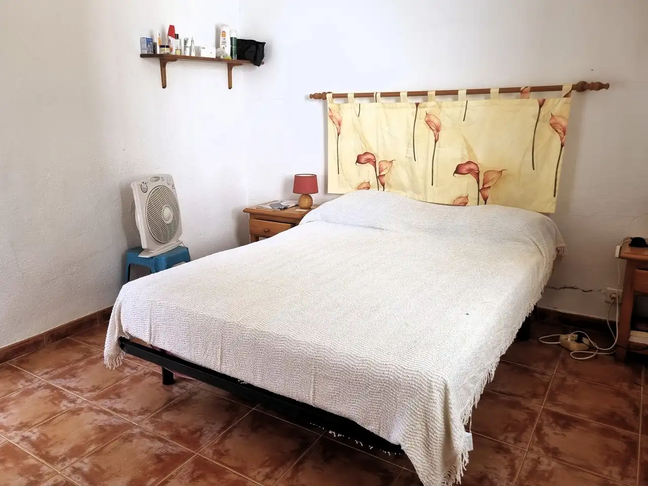 Dormitori de Casa o xalet en venda en L'Ametlla de Mar  amb Jardí privat i Moblat