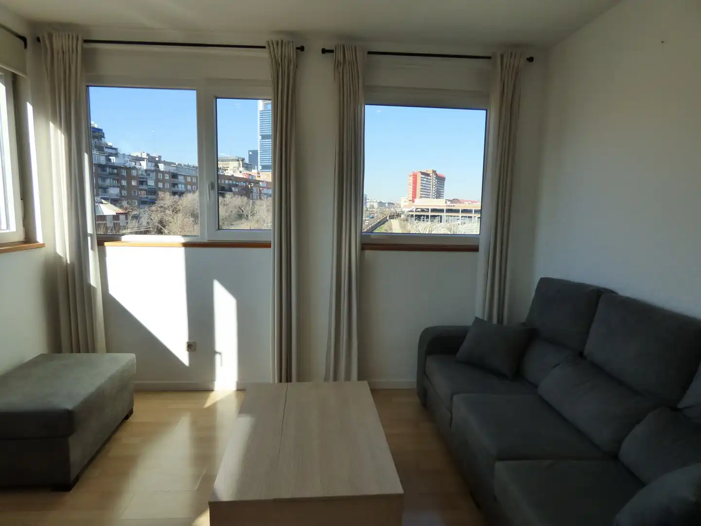 Sala de estar de Piso de alquiler en Madrid con Aire acondicionado, Calefacción y Terraza