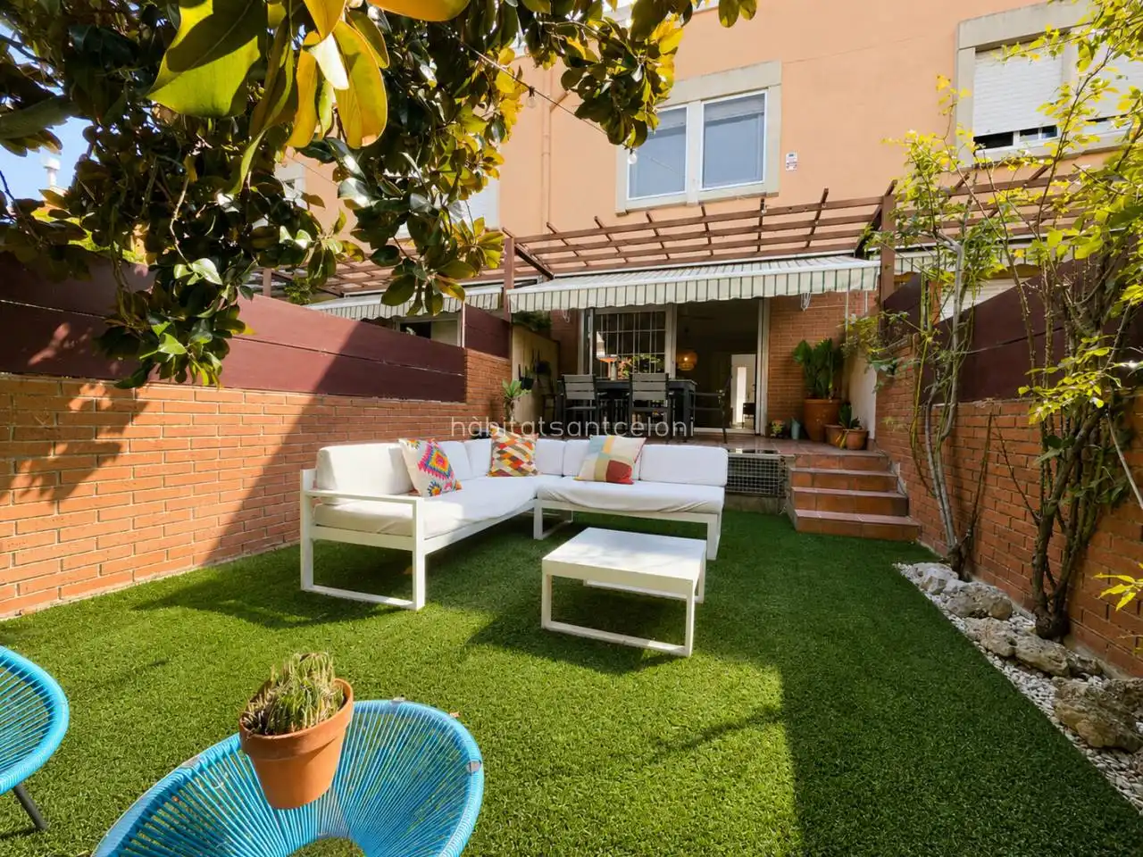 Terrassa de Casa adosada en venda en Cerdanyola del Vallès amb Calefacció, Jardí privat i Piscina comunitària