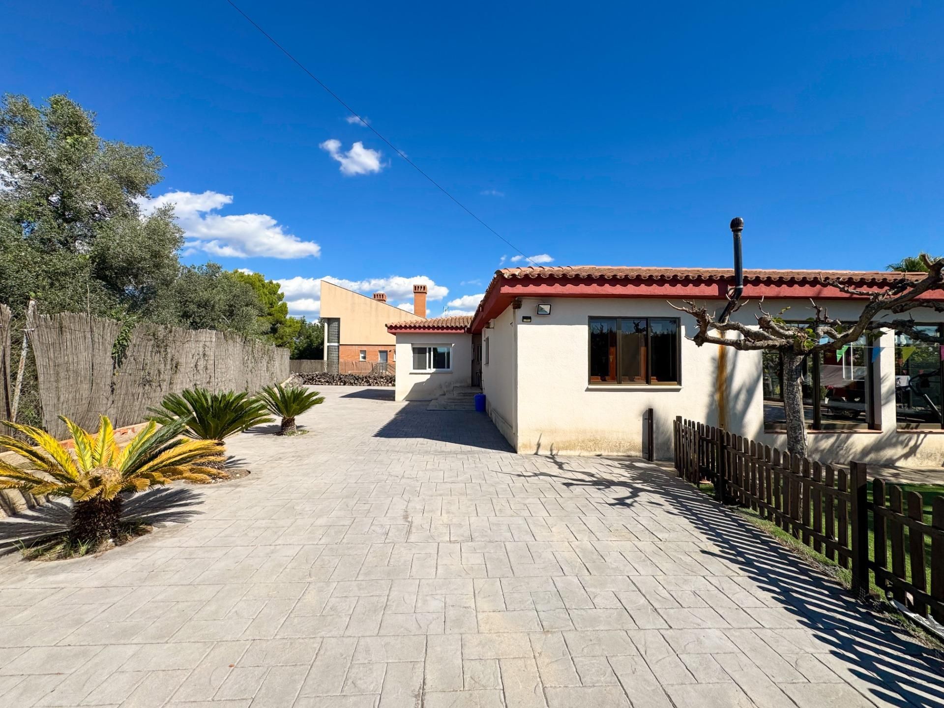 Vista exterior de Casa o xalet en venda en Vallmoll amb Aire condicionat, Calefacció i Jardí privat