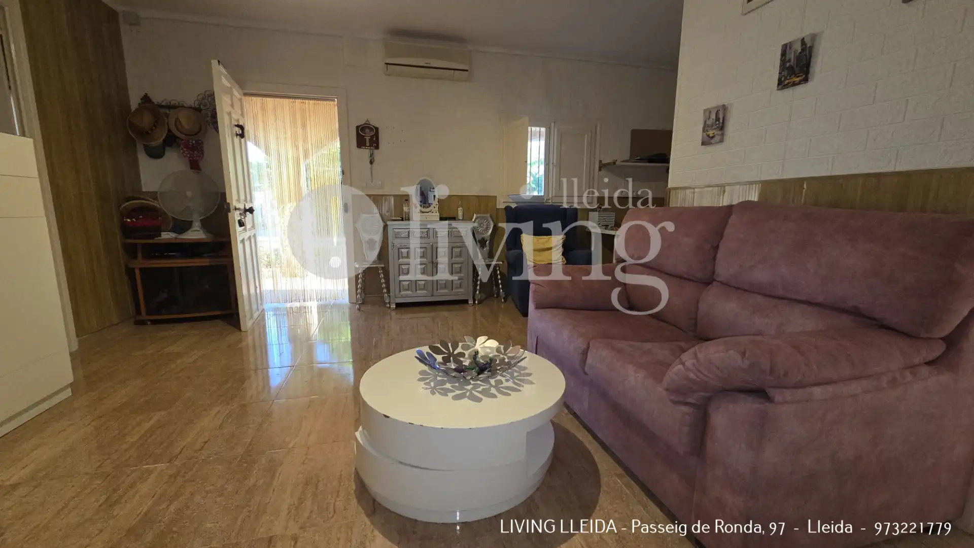 Living room of Houses for sale in Lleida  with Air Conditioner, Heating and Private garden