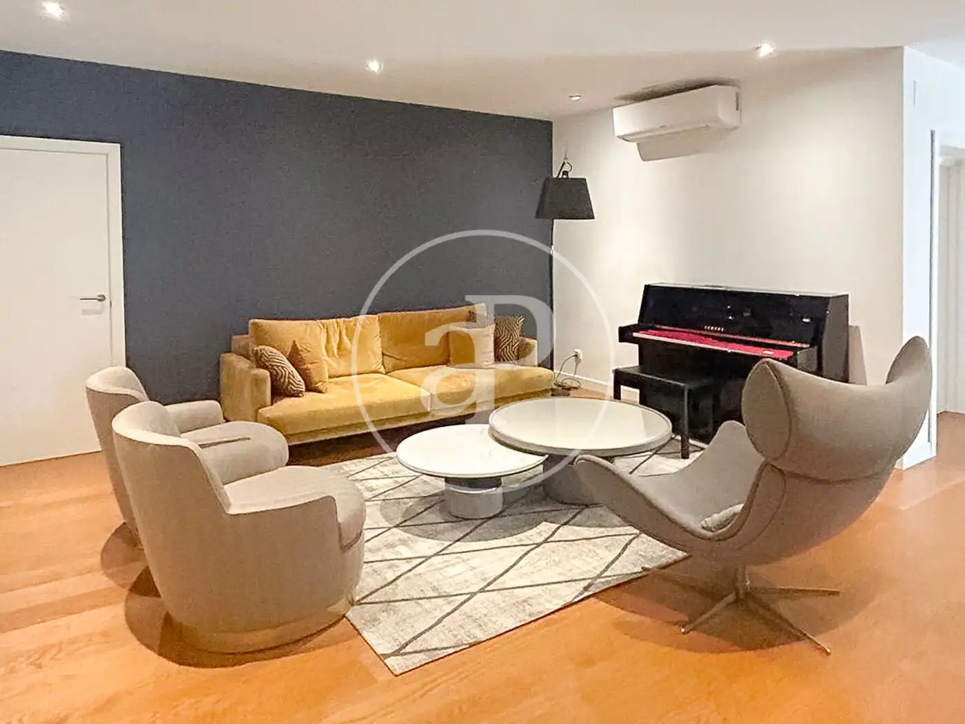 Sala d'estar de Casa o xalet en venda en La Moraleja amb Aire condicionat, Calefacció i Jardí privat