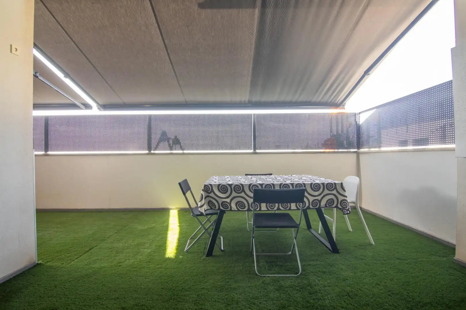 Terrassa de Planta baixa en venda en Crevillent amb Aire condicionat, Calefacció i Piscina comunitària