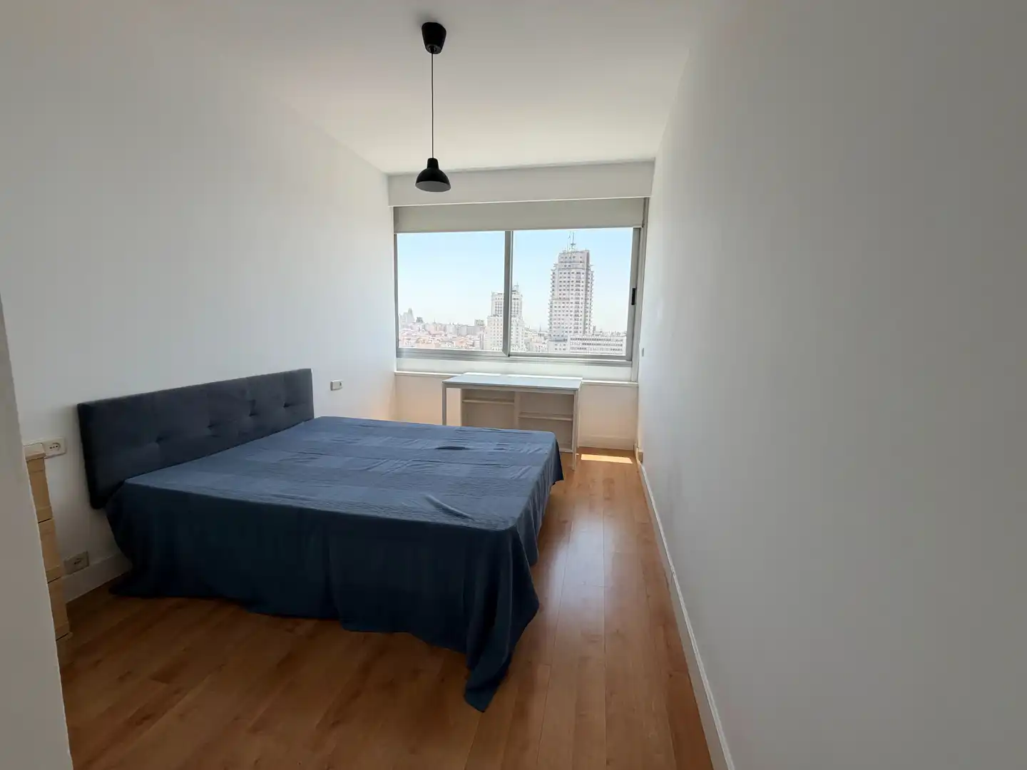Habitación de Apartamento de alquiler en Madrid con Aire acondicionado, Calefacción y Parquet