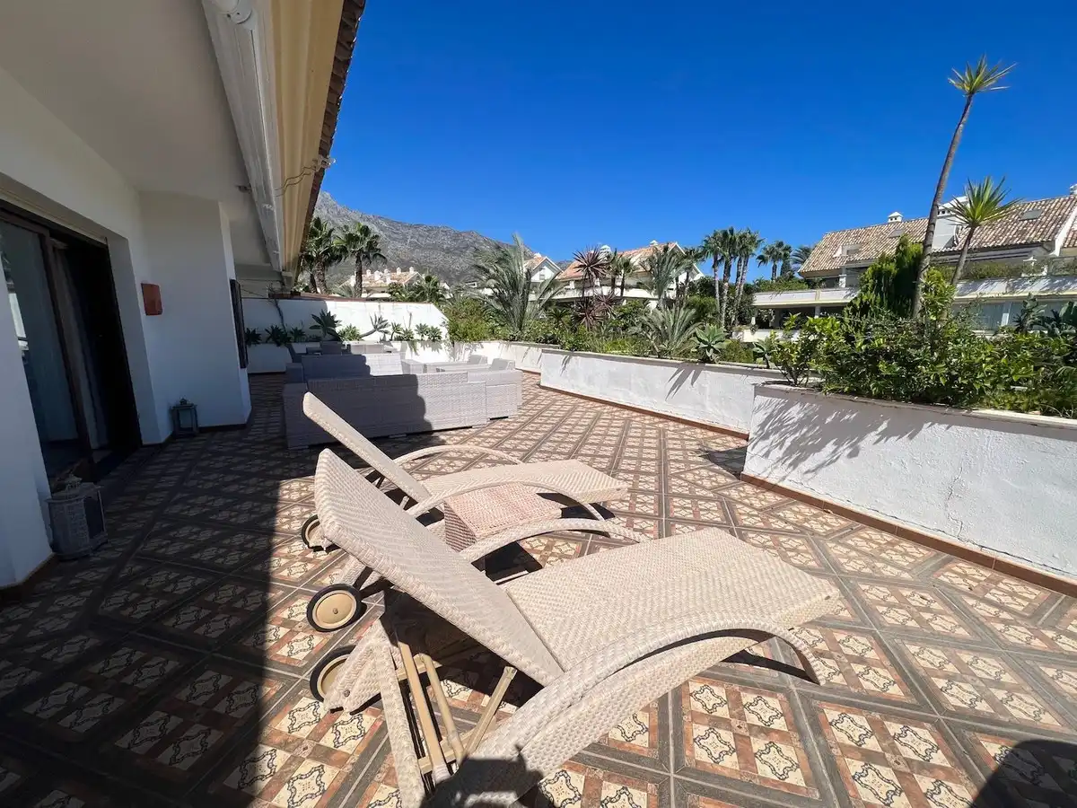 Jardín de Ático en venta en Marbella con Terraza, Trastero y Amueblado