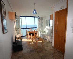 Sala d'estar de Apartament per a compartir en La Manga del Mar Menor amb Terrassa