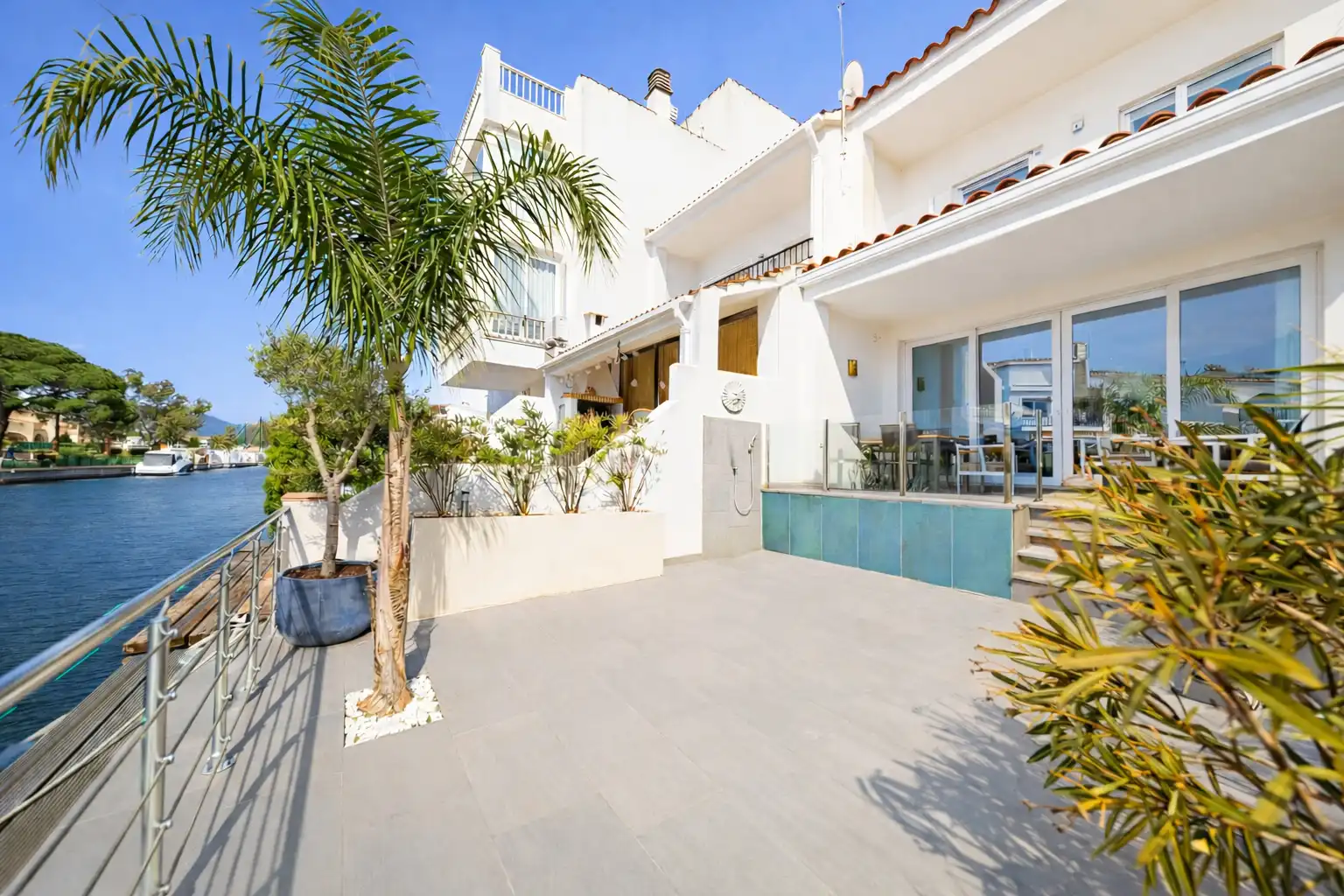 Terraced house with terrace for sale in Carrer Port Banyuls, imagen 3