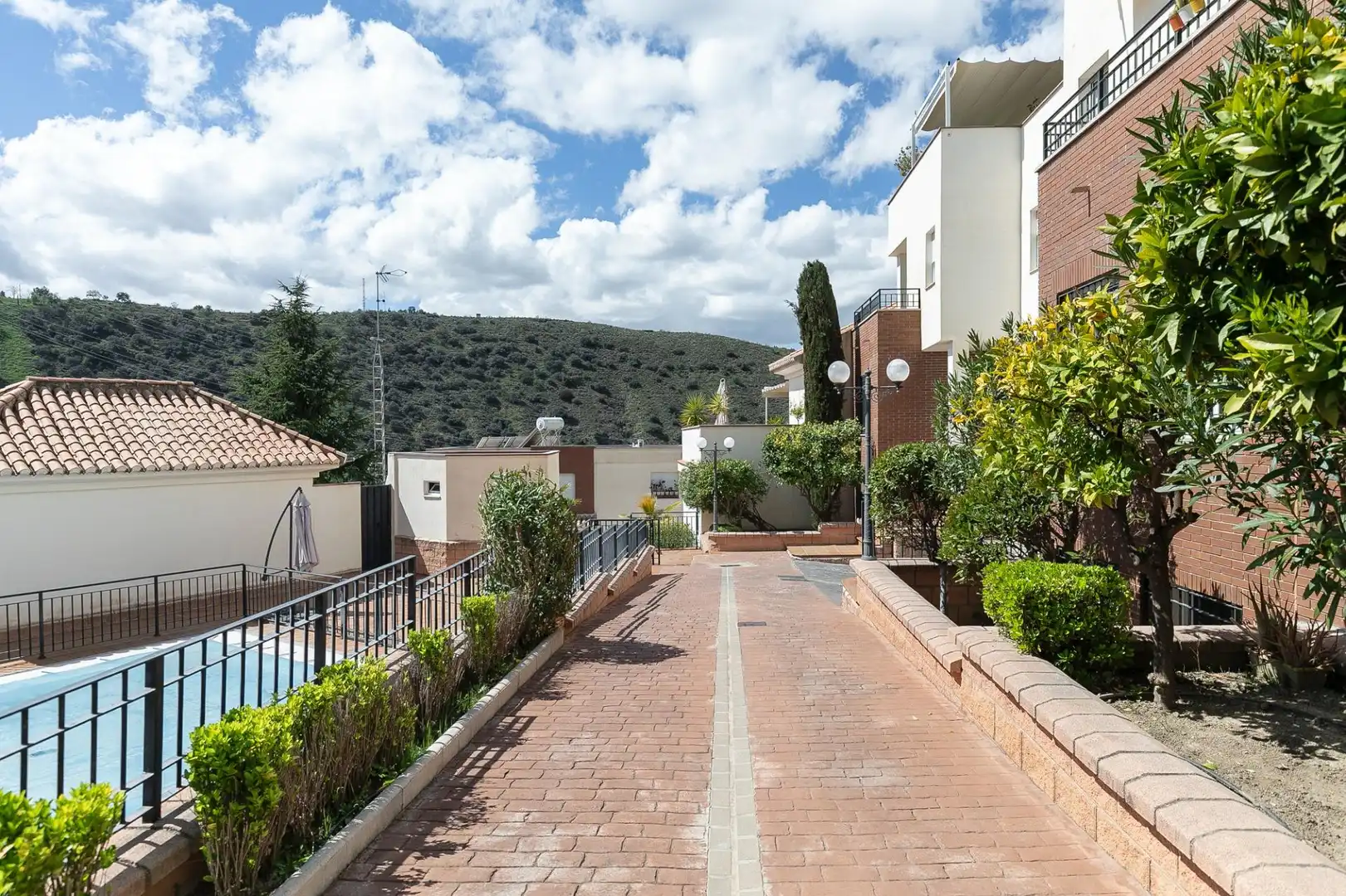 Exterior view of Houses for sale in Granada  with Air Conditioner, Heating and Terrace
