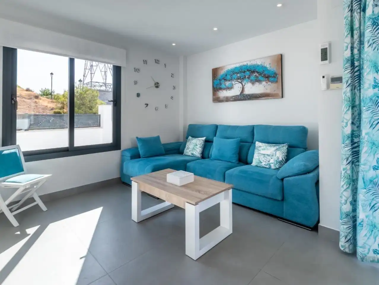 Sala d'estar de Casa o xalet en venda en Avda Pescia - Ctra de Frigiliana