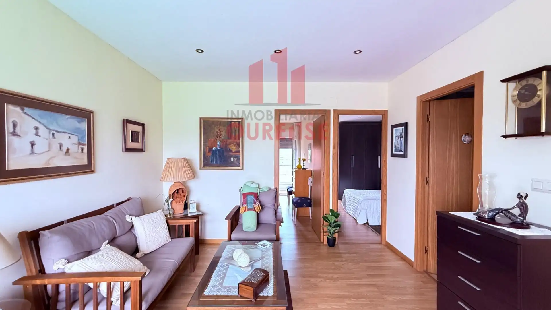 Sala d'estar de Casa o xalet en venda en San Cibrao das Viñas amb Terrassa i Moblat