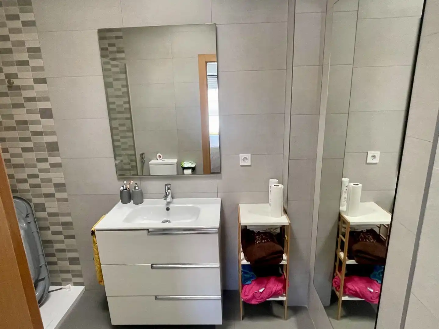 Baño de Casa adosada en venta en Almería con Aire acondicionado, Parquet y Amueblado