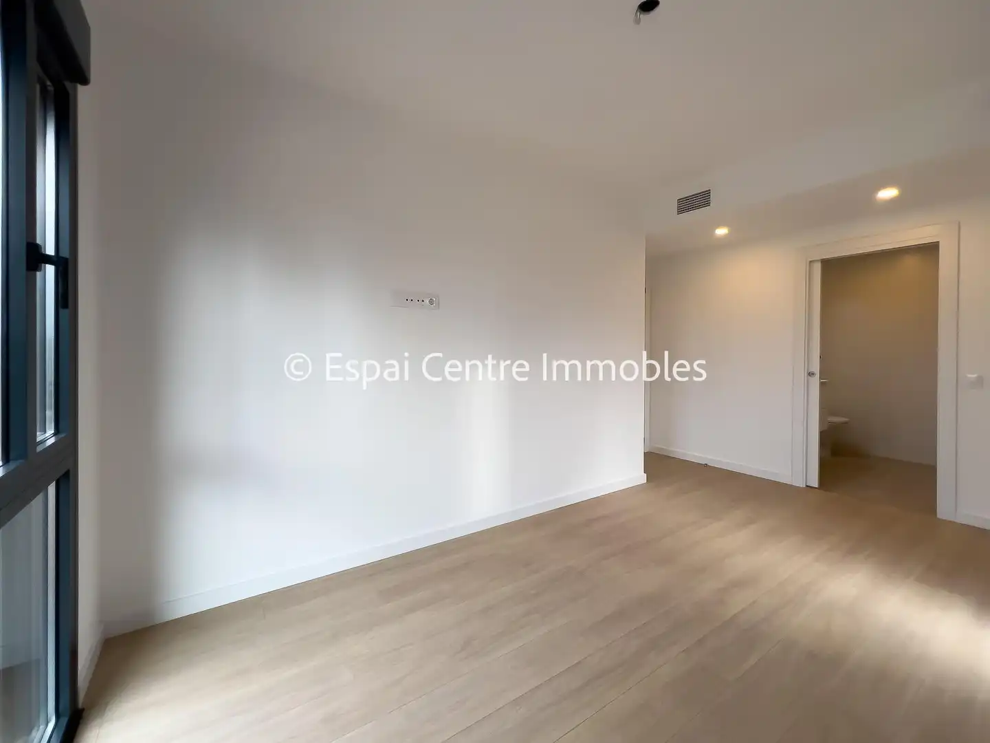 Bedroom of Flat for sale in Vallirana  with Air Conditioner, Heating and Parquet flooring