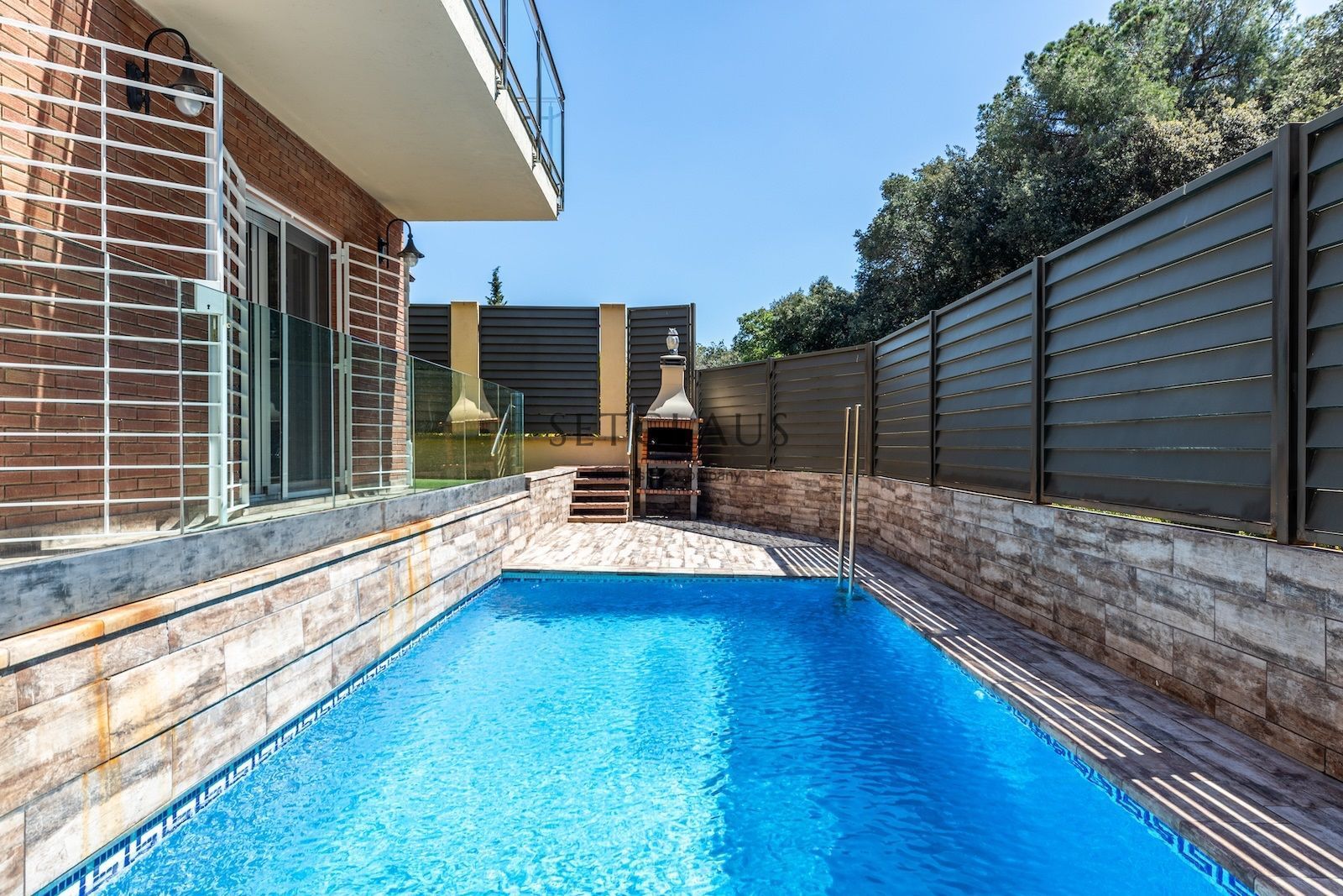 Piscina de Casa o chalet en venta en Alella con Aire acondicionado, Calefacción y Jardín privado