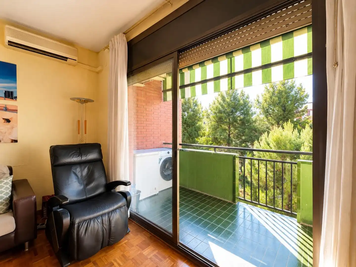 Terrasse von Wohnung zum Verkauf in Esplugues de Llobregat mit Klimaanlage, Parkett und Terrasse