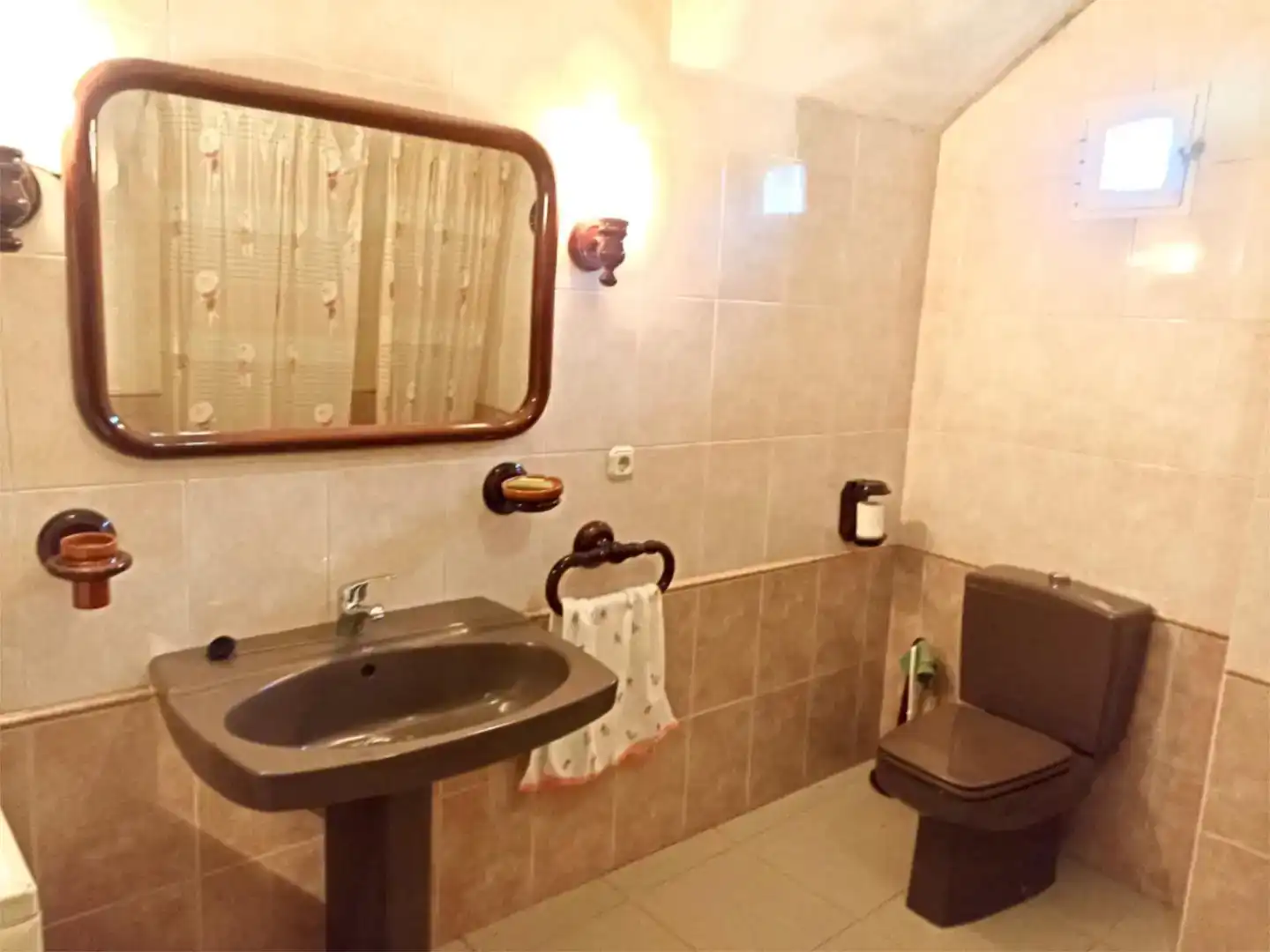 Bany de Casa o xalet en venda en Cadalso amb Jardí privat, Piscina i Moblat