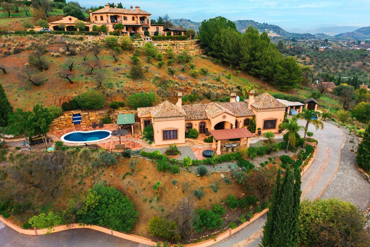 Vista exterior de Casa o xalet en venda en Monda amb Aire condicionat, Terrassa i Traster