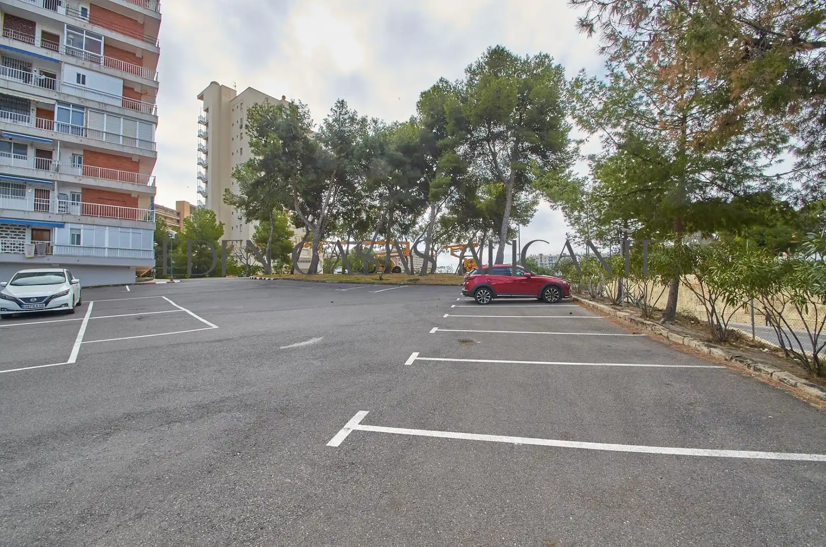 Parking de Apartamento en venta en Alicante / Alacant con Terraza, Trastero y Amueblado