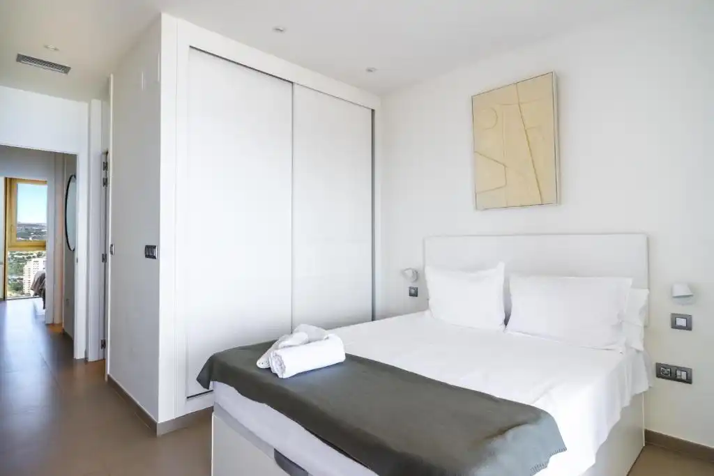 Habitación de Piso en venta en Benidorm con Aire acondicionado, Calefacción y Jardín privado