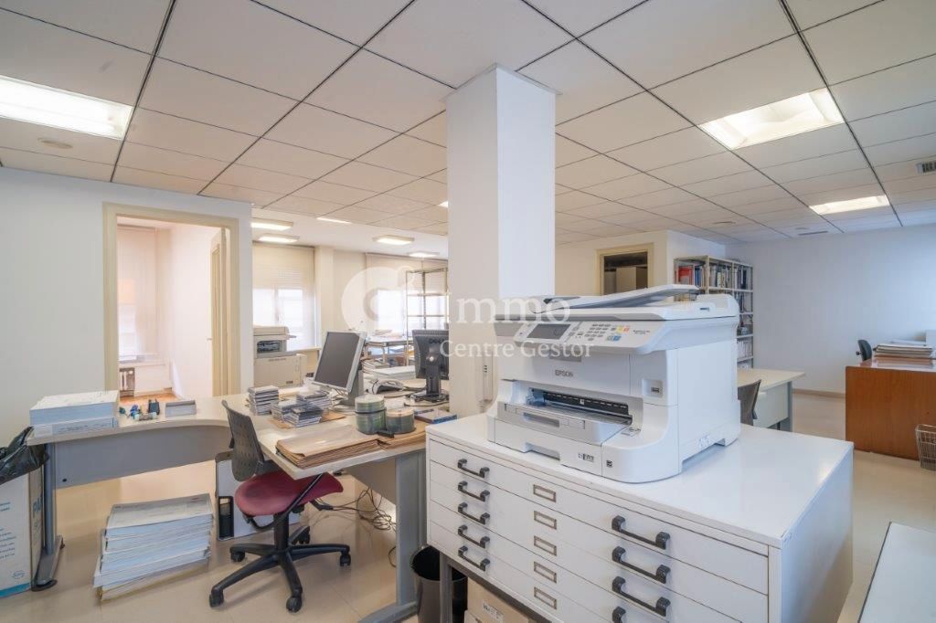 Flat for sale in  Lleida Capital  with Air Conditioner, Heating and Balcony