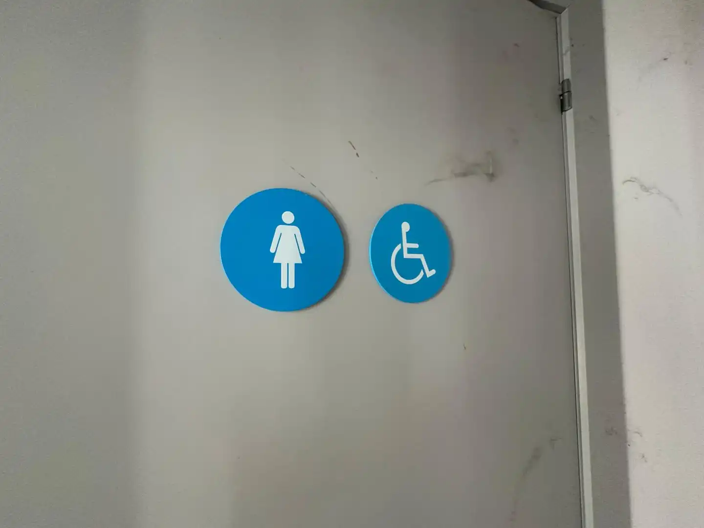 Baño de Local de alquiler en Estremera con Aire acondicionado y Calefacción