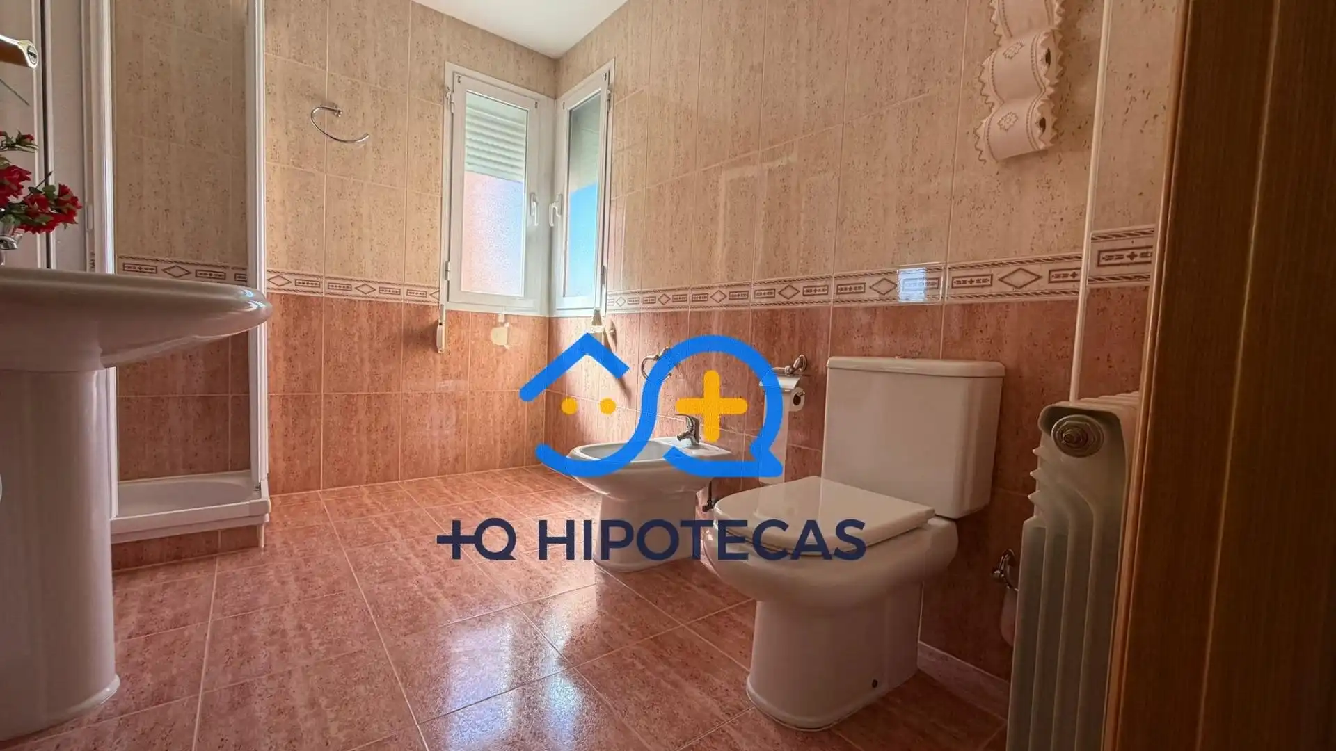 Bathroom of Flat for sale in Toledo  with Air Conditioner, Terrace and Storage room