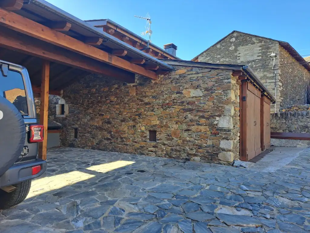 Vista exterior de Dúplex en venda en Guils de Cerdanya amb Calefacció, Parquet i Traster