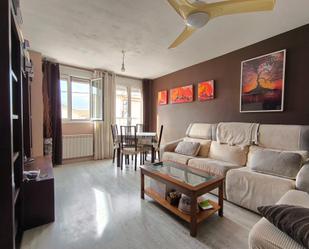 Sala d'estar de Àtic en venda en Renedo de Esgueva amb Aire condicionat, Calefacció i Parquet