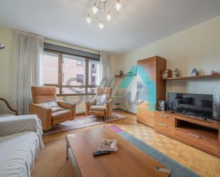 Living room of Flat to rent in Oviedo   with Heating, Parquet flooring and Terrace