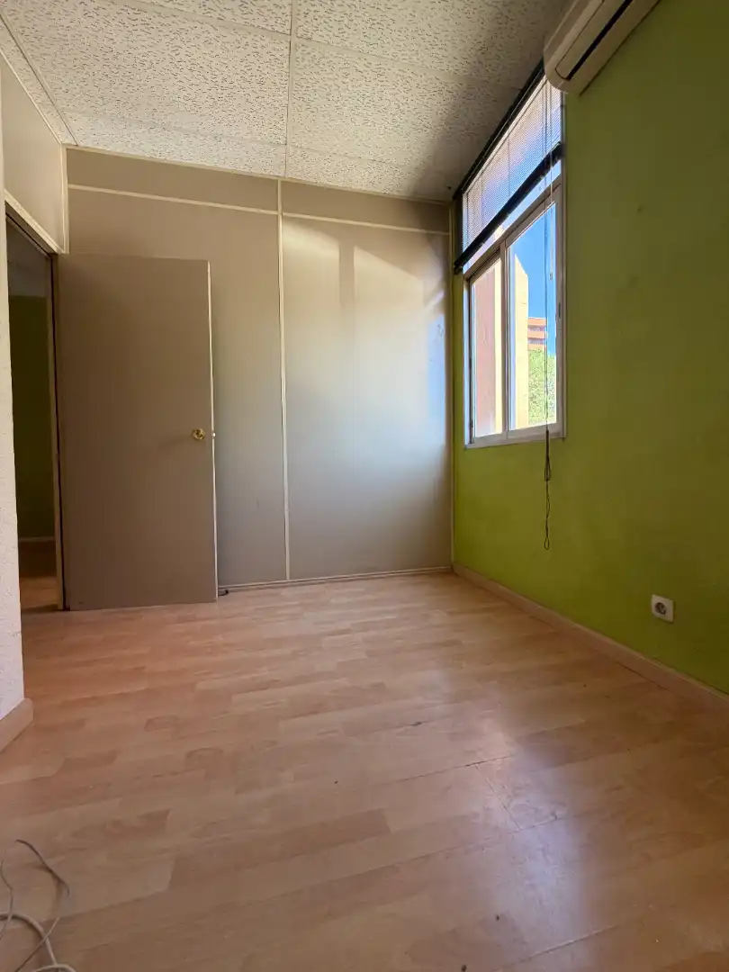 Schlafzimmer von Geschaftsraum zur Miete in Madrid mit Klimaanlage und Heizung