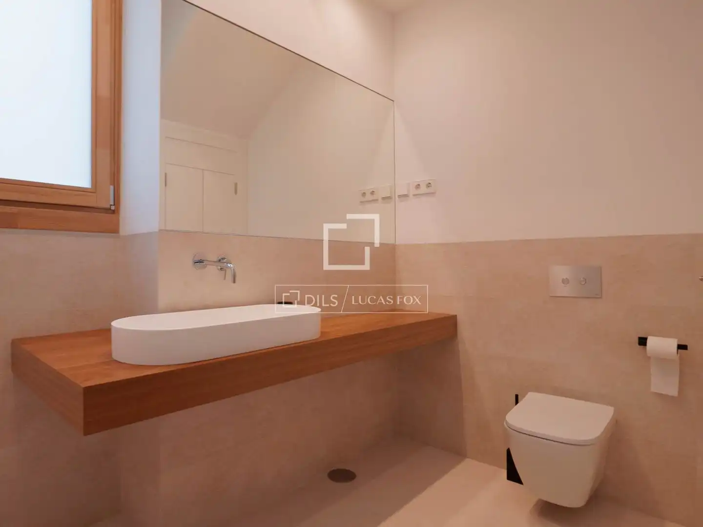 Bathroom of Attic for sale in Madrid  with Air Conditioner, Heating and Terrace